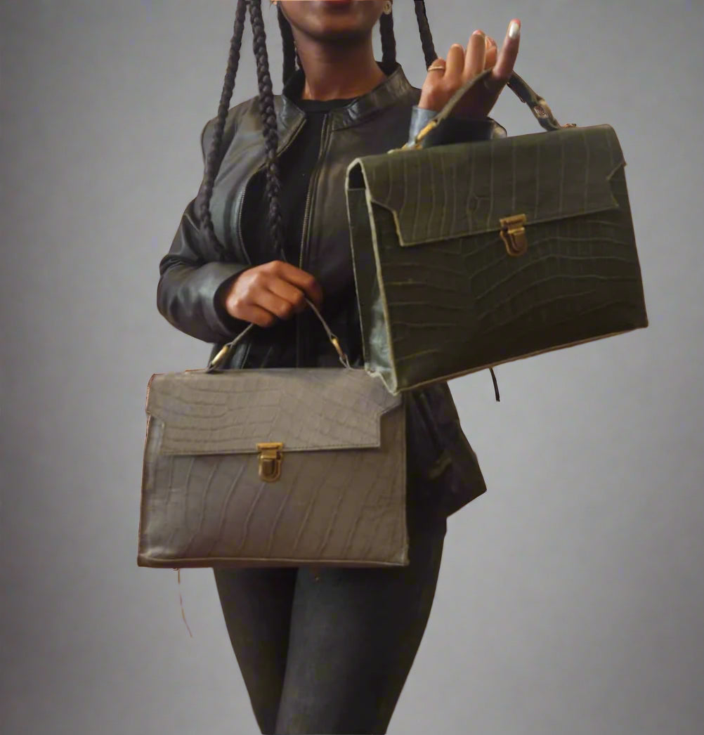 Croc Box Frame Bag – Elegant Leather Design with Structured Frame & Classic Appeal